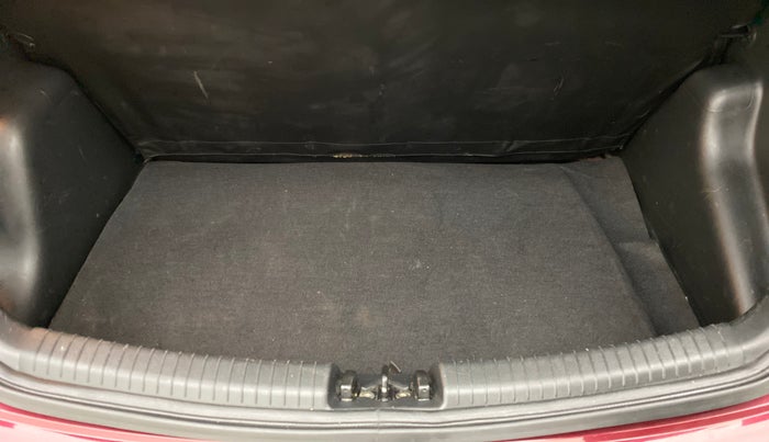 2016 Hyundai Grand i10 ASTA 1.2 (O) VTVT, Petrol, Manual, 32,892 km, Boot Inside