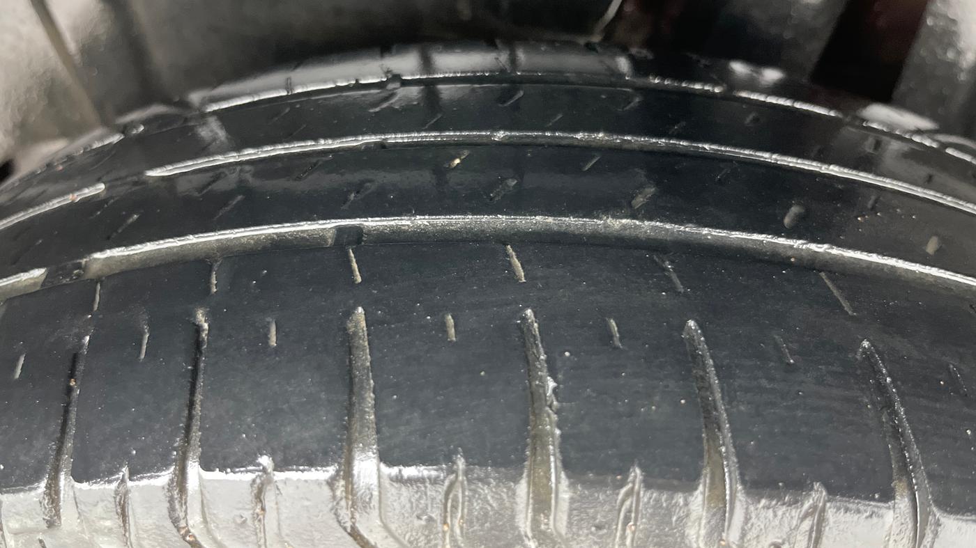 2021 Maruti Ertiga VXI AT SHVS, Petrol, Automatic, 62,696 km, Left Rear Tyre Tread