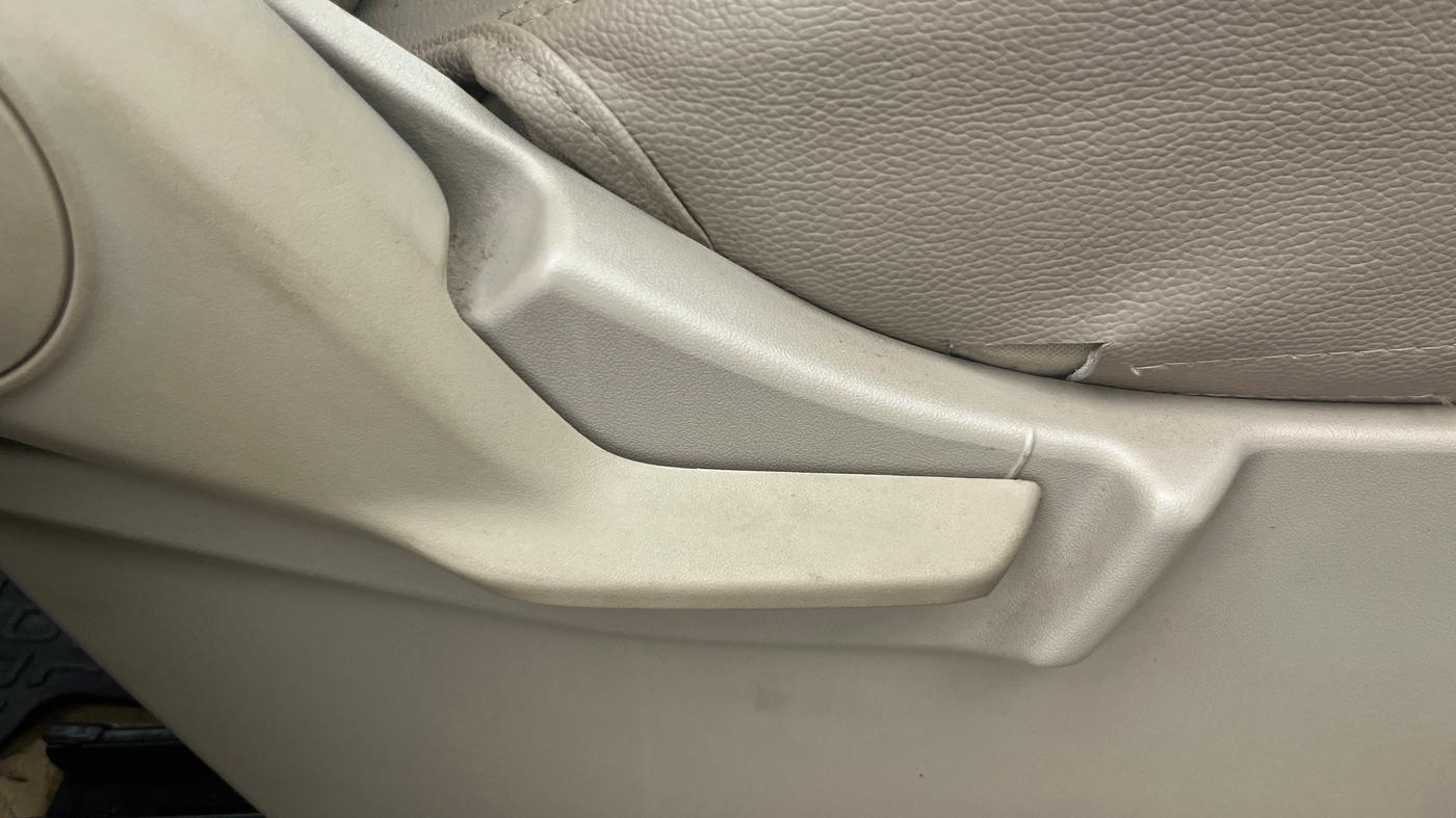 2021 Maruti Ertiga VXI AT SHVS, Petrol, Automatic, 62,696 km, Driver Side Adjustment Panel