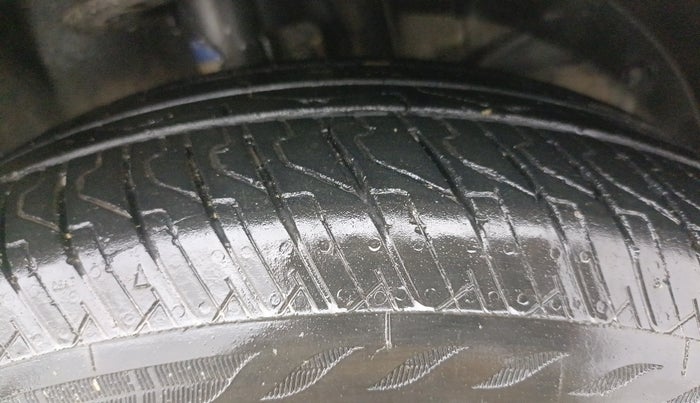 2020 Maruti Baleno DELTA PETROL 1.2, Petrol, Manual, 63,040 km, Right Front Tyre Tread