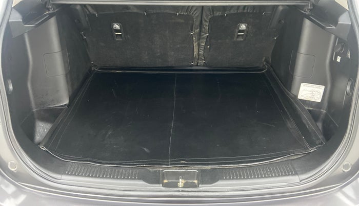 2018 Maruti S Cross ZETA 1.3 SHVS, Diesel, Manual, 22,993 km, Boot Inside