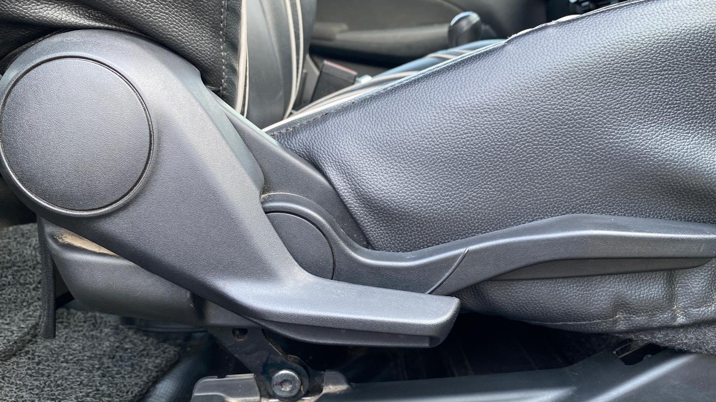 2020 Maruti Swift VXI, Petrol, Manual, 67,473 km, Driver Side Adjustment Panel