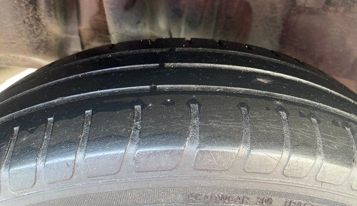 2020 Maruti Swift VXI, Petrol, Manual, 67,473 km, Right Rear Tyre Tread