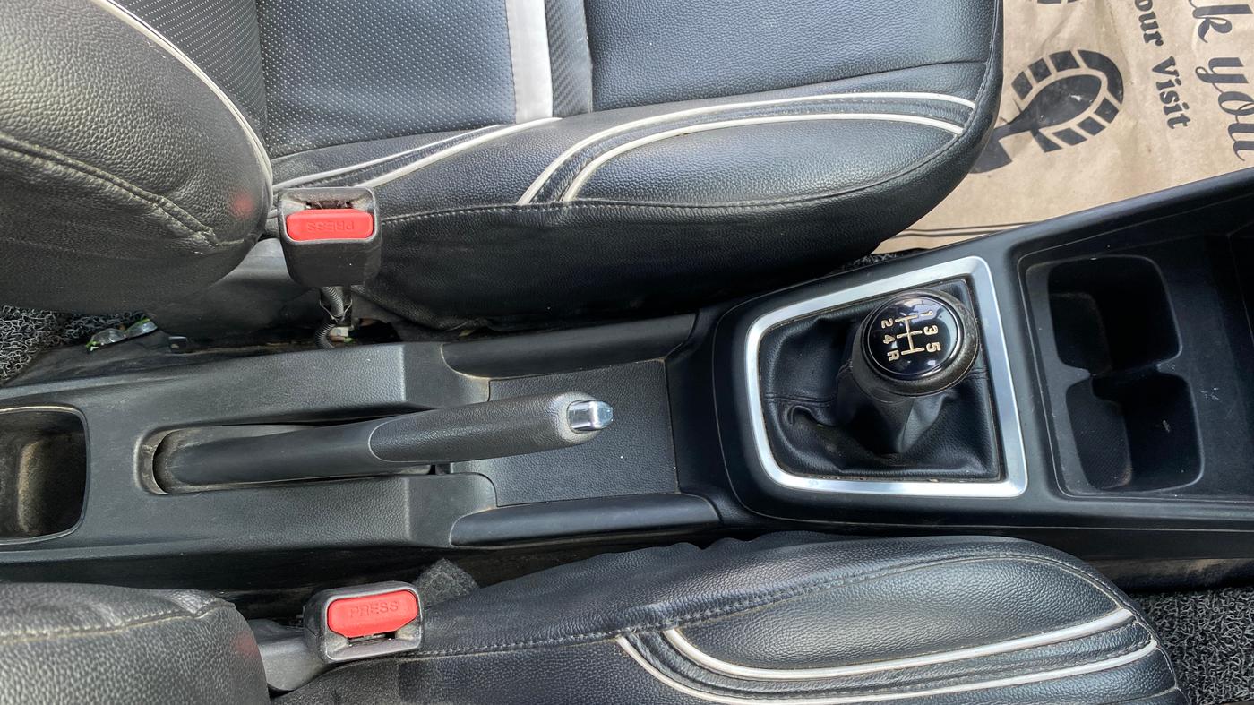 2020 Maruti Swift VXI, Petrol, Manual, 67,473 km, Gear Lever