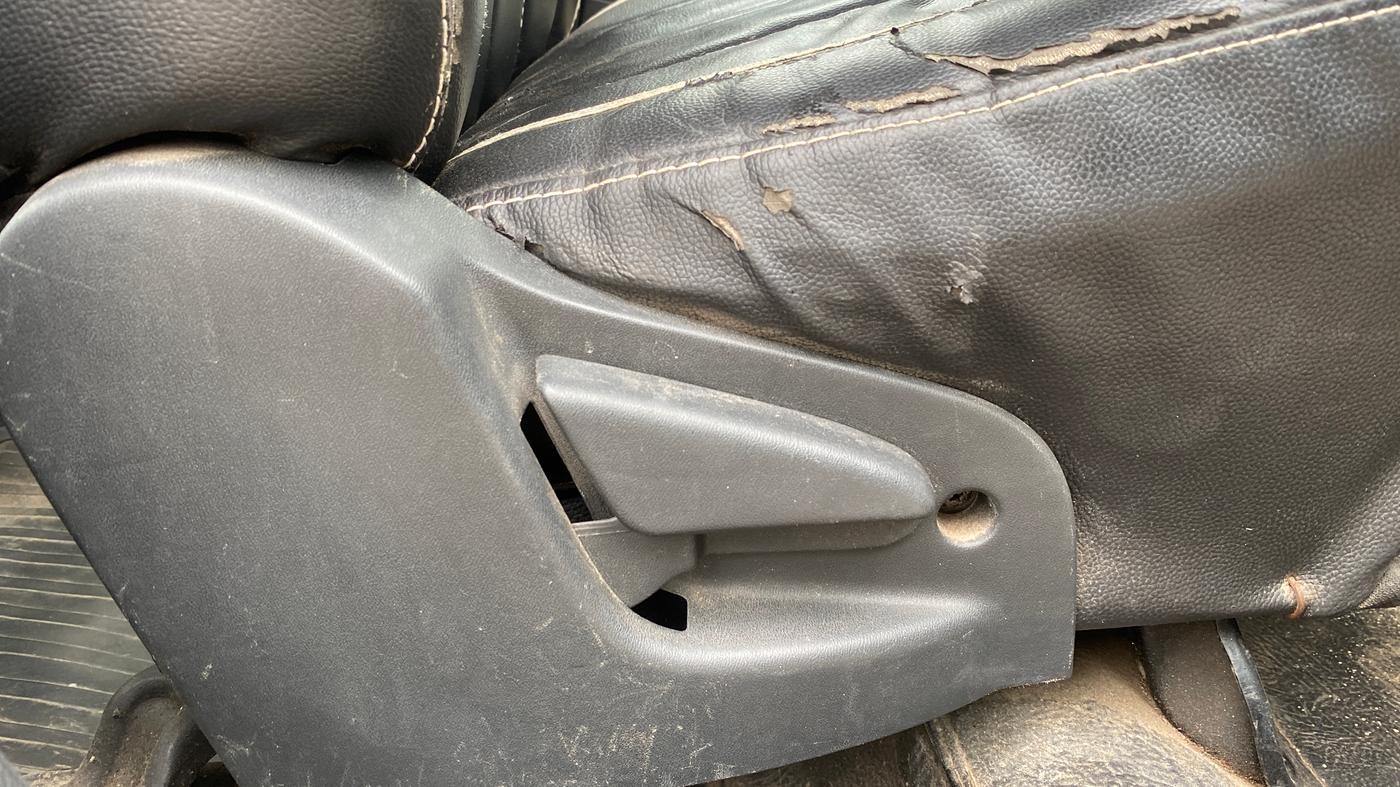 2018 Datsun Go T, Petrol, Manual, 57,259 km, Driver Side Adjustment Panel