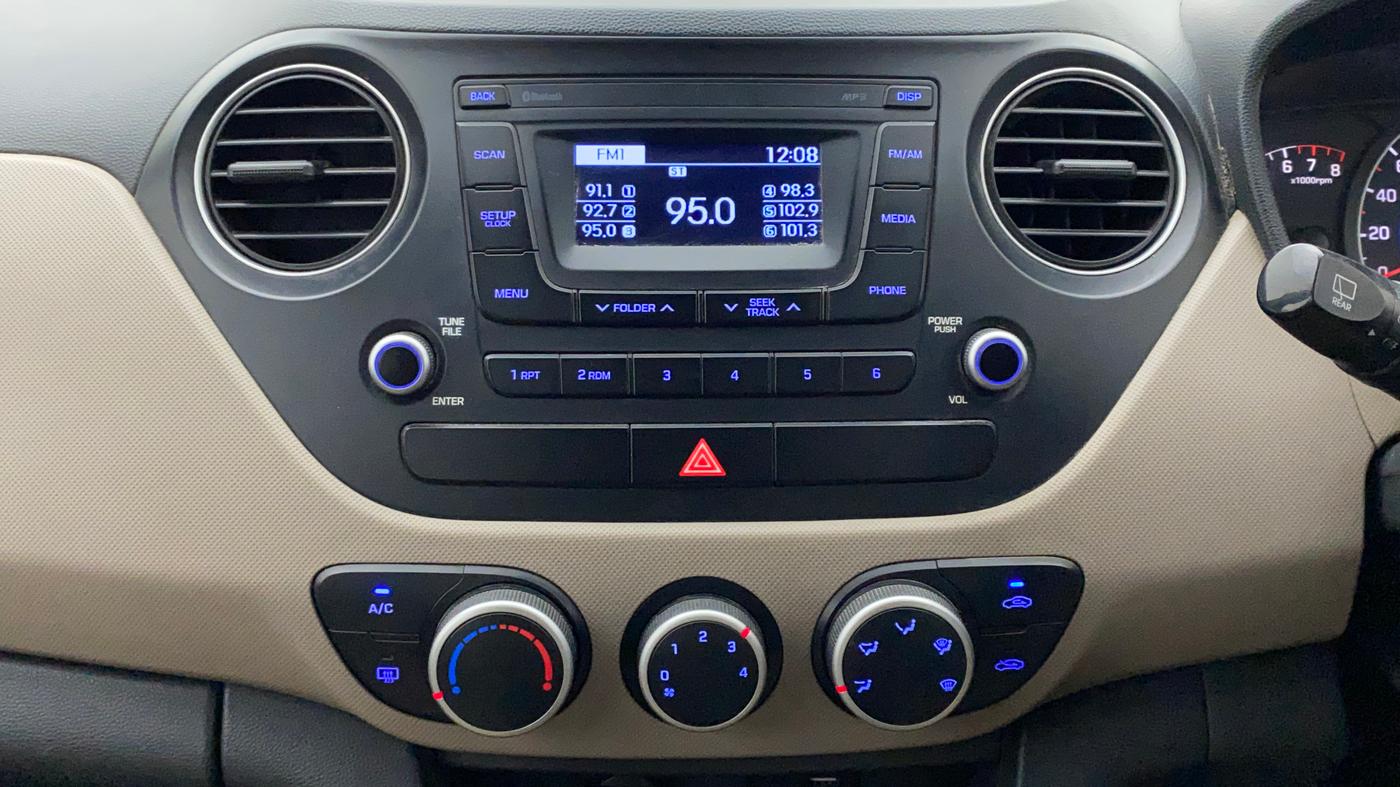 2016 Hyundai Grand i10 ASTA (O) AT 1.2 KAPPA VTVT, Petrol, Automatic, 97,207 km, Air Conditioner