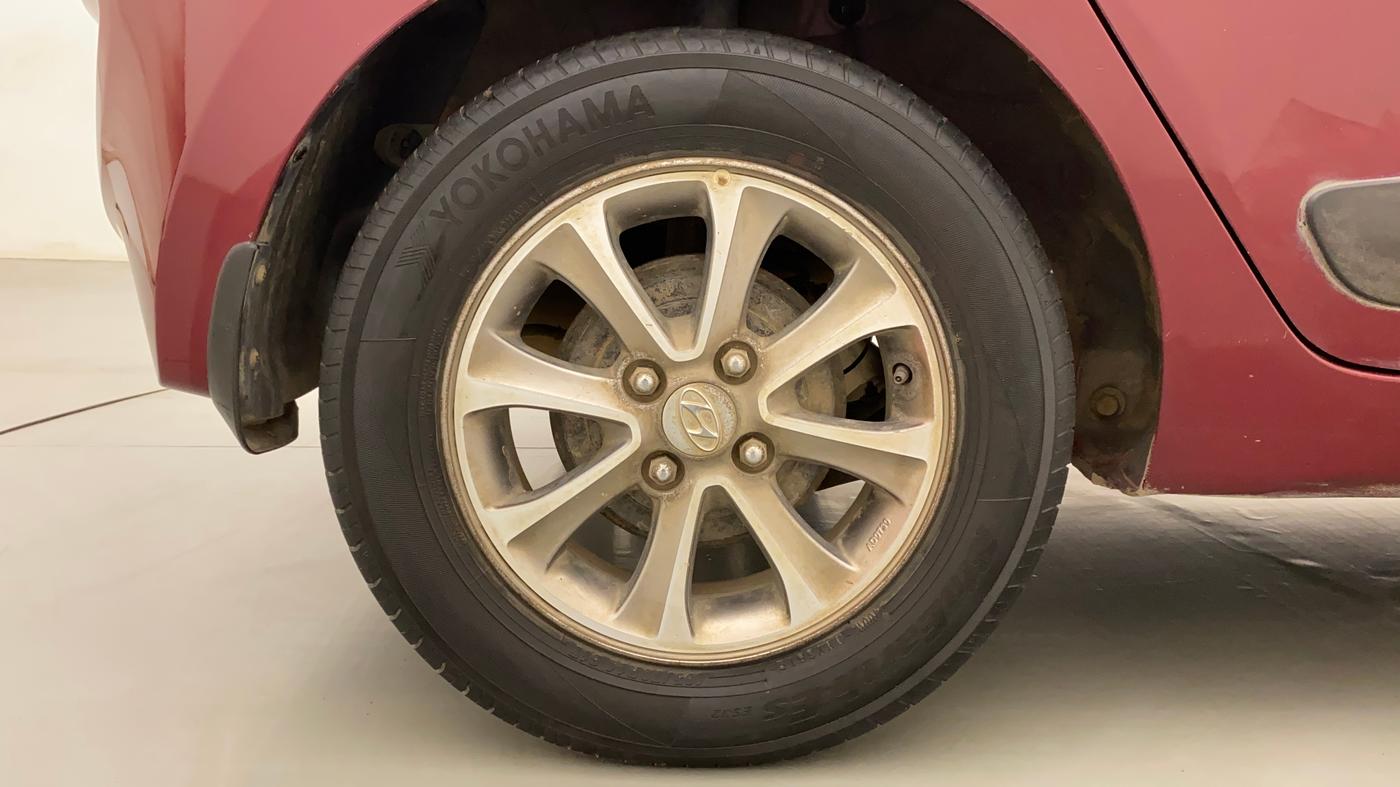 2016 Hyundai Grand i10 ASTA (O) AT 1.2 KAPPA VTVT, Petrol, Automatic, 97,207 km, Right Rear Wheel