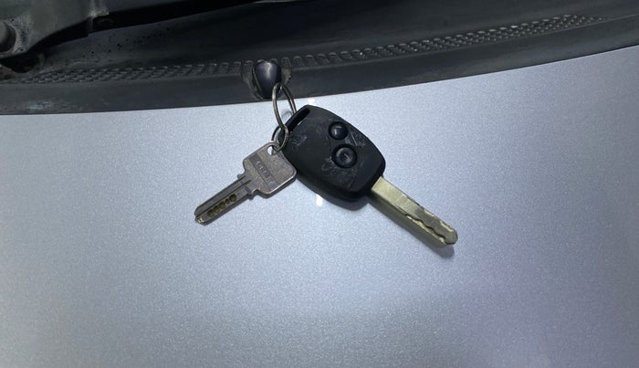 2013 Honda Amaze 1.2L I-VTEC VX, Petrol, Manual, 58,976 km, Key Close Up