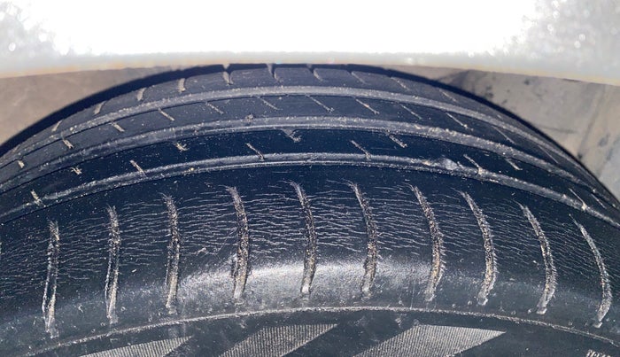 2013 Honda Amaze 1.2L I-VTEC VX, Petrol, Manual, 58,976 km, Right Front Tyre Tread