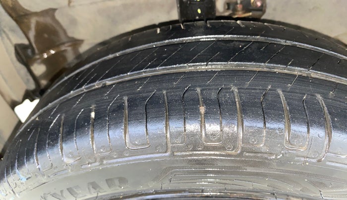 2013 Maruti Wagon R 1.0 VXI, Petrol, Manual, 51,752 km, Left Front Tyre Tread