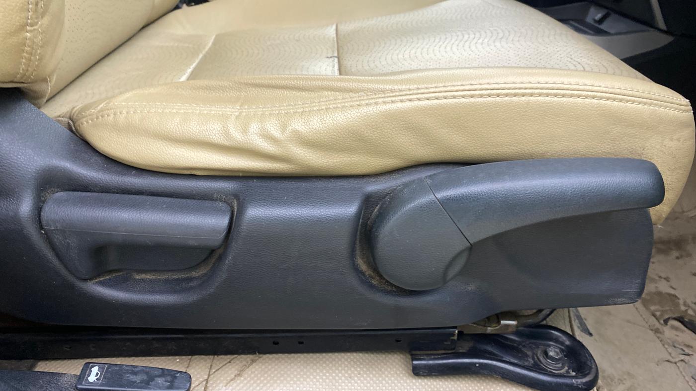 2017 Honda City 1.5L I-VTEC VX CVT, Petrol, Automatic, 1,05,835 km, Driver Side Adjustment Panel