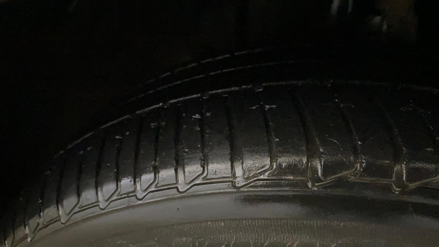 2022 Tata TIGOR XZA PLUS PETROL, Petrol, Automatic, 28,955 km, Right Front Tyre Tread