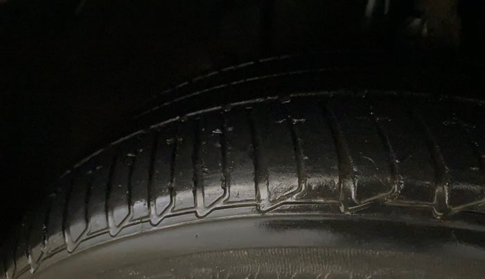 2022 Tata TIGOR XZA PLUS PETROL, Petrol, Automatic, 28,955 km, Right Front Tyre Tread