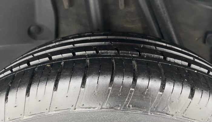 2019 Renault Duster RXS CVT, Petrol, Automatic, 7,255 km, Right Rear Tyre Tread