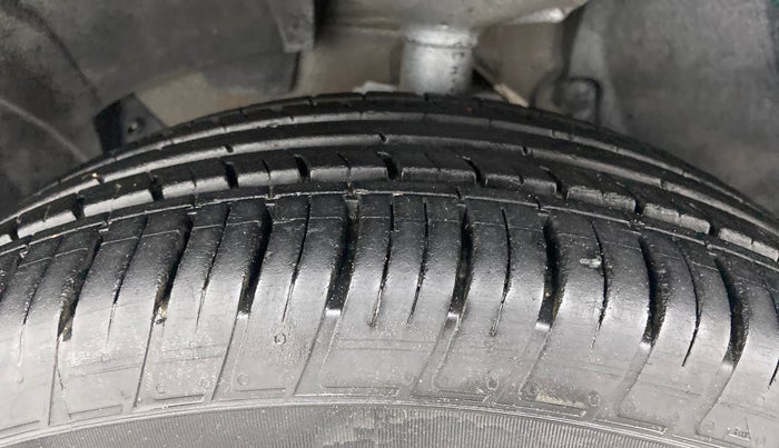 2019 Renault Duster RXS CVT, Petrol, Automatic, 7,255 km, Left Front Tyre Tread