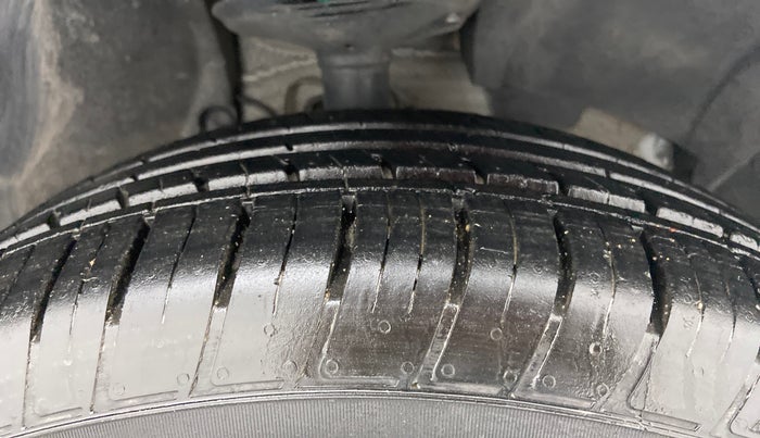 2019 Renault Duster RXS CVT, Petrol, Automatic, 7,255 km, Right Front Tyre Tread