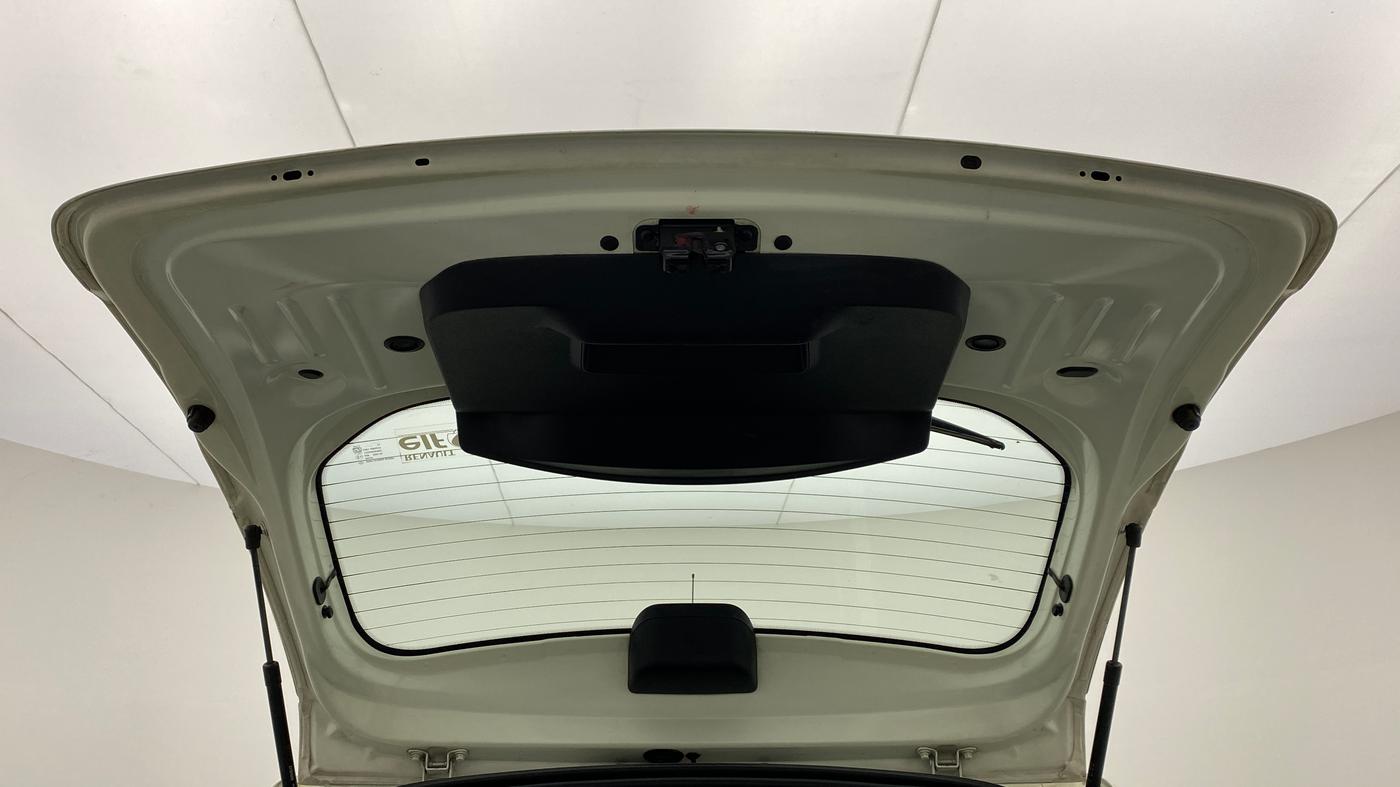 2016 Renault Duster RXS 85 PS, Diesel, Manual, 64,852 km, Boot Door Open