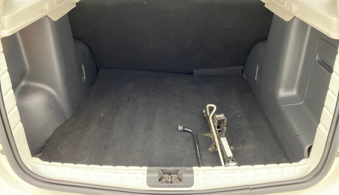 2016 Renault Duster RXS 85 PS, Diesel, Manual, 64,852 km, Boot Inside