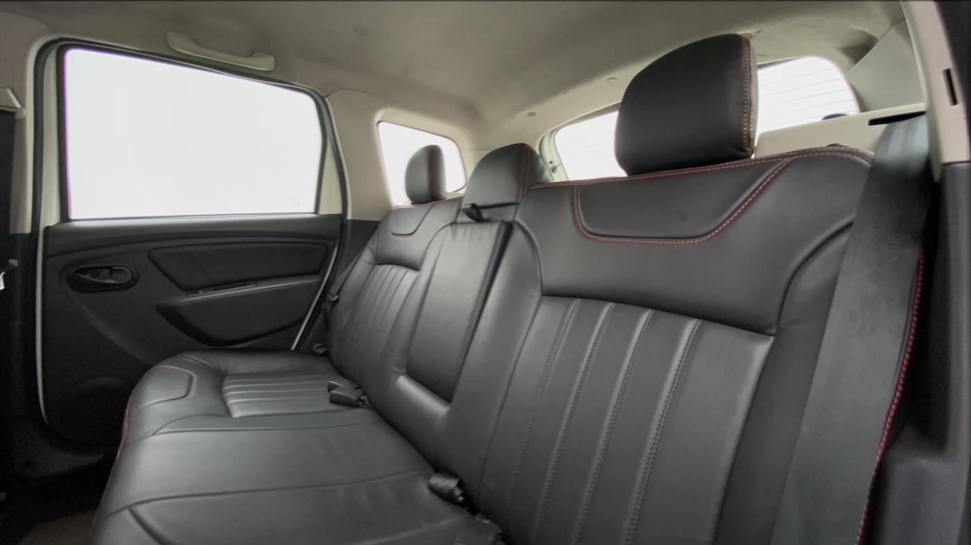 2016 Renault Duster RXS 85 PS, Diesel, Manual, 64,852 km, Right Side Rear Door Cabin