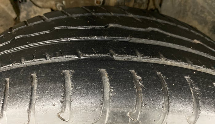 2016 Renault Duster RXS 85 PS, Diesel, Manual, 64,852 km, Left Front Tyre Tread