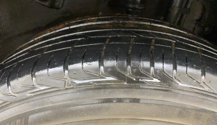 2018 Tata NEXON XZA PLUS PETROL DUAL TONE, Petrol, Automatic, 22,909 km, Left Rear Tyre Tread