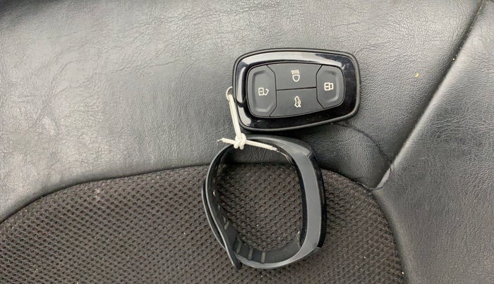 2018 Tata NEXON XZA PLUS PETROL DUAL TONE, Petrol, Automatic, 22,909 km, Key Close Up