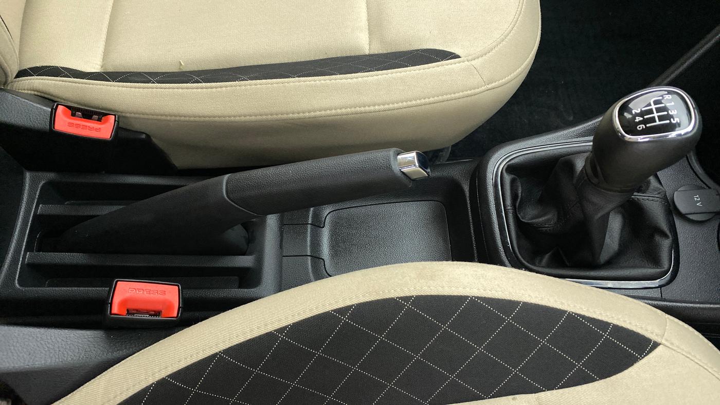 2020 Skoda Rapid 1.0 AMBITION TSI MT, Petrol, Manual, 12,245 km, Gear Lever