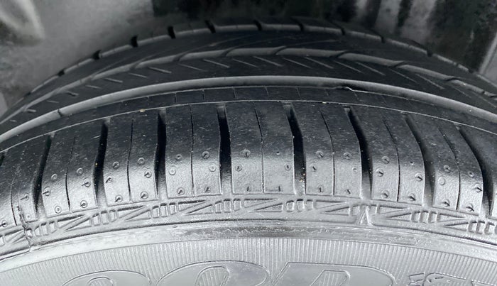 2020 Skoda Rapid 1.0 AMBITION TSI MT, Petrol, Manual, 12,245 km, Left Rear Tyre Tread