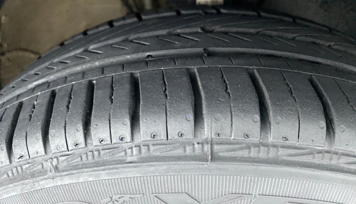 2020 Skoda Rapid 1.0 AMBITION TSI MT, Petrol, Manual, 12,245 km, Right Front Tyre Tread