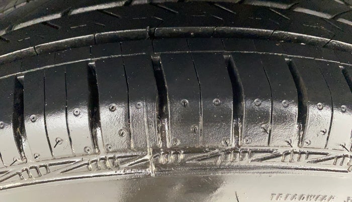 2017 Maruti Swift VXI O, Petrol, Manual, 78,759 km, Left Rear Tyre Tread