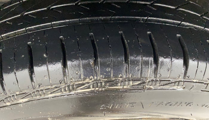 2017 Maruti Swift VXI O, Petrol, Manual, 78,759 km, Left Front Tyre Tread