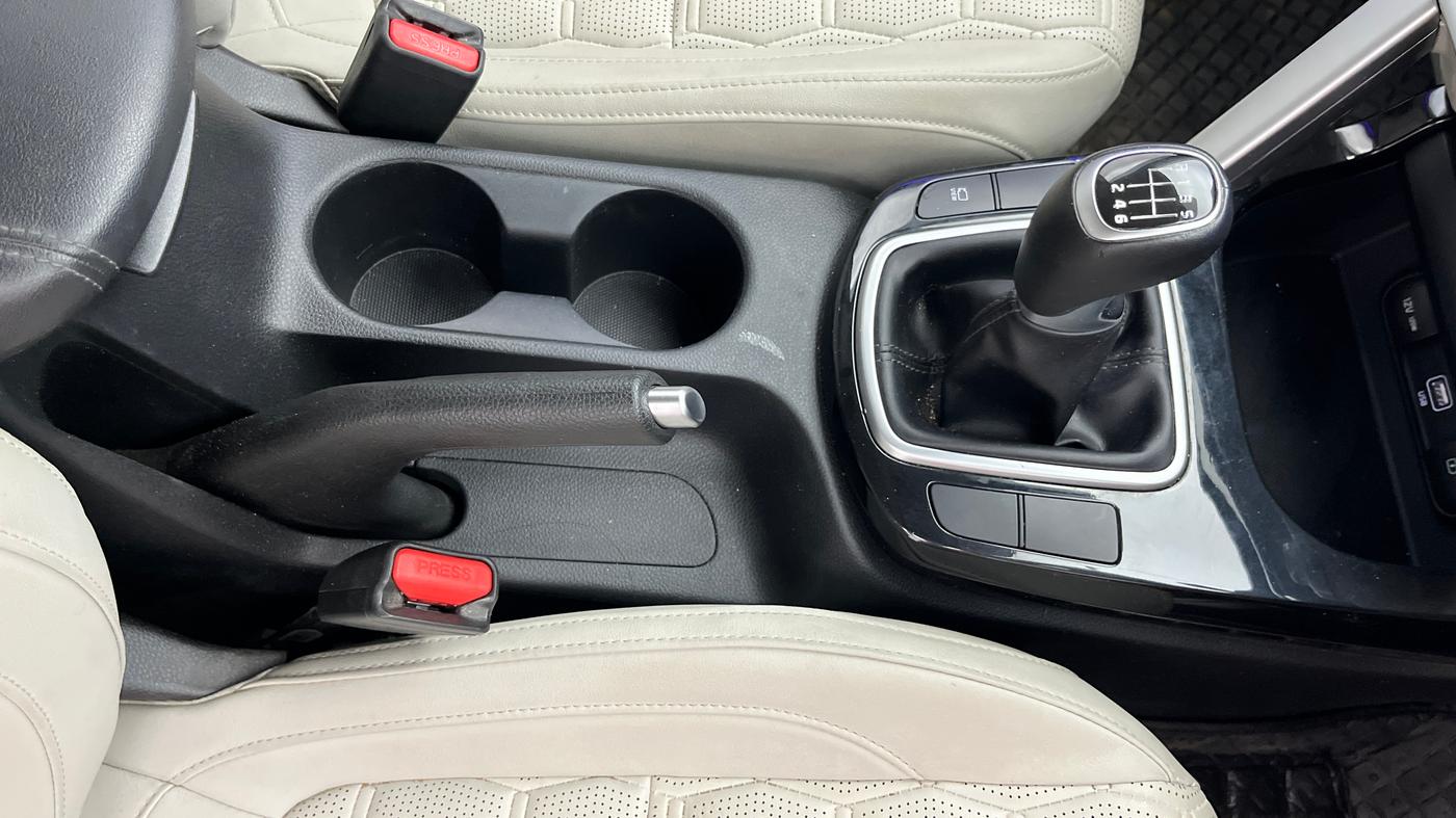 2021 KIA SELTOS HTX 1.5 PETROL, Petrol, Manual, 24,029 km, Gear Lever