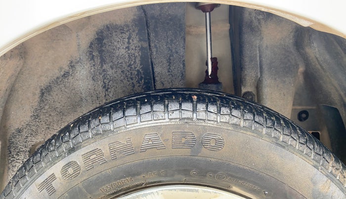 2015 Maruti Swift VXI, Petrol, Manual, 46,181 km, Left Rear Tyre Tread