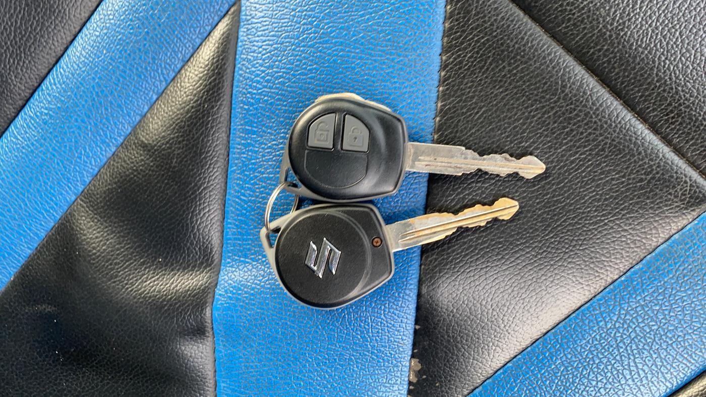 2015 Maruti Swift VXI, Petrol, Manual, 46,181 km, Key Close Up