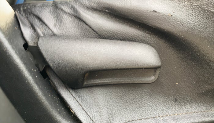 2015 Maruti Swift VXI, Petrol, Manual, 46,181 km, Driver Side Adjustment Panel