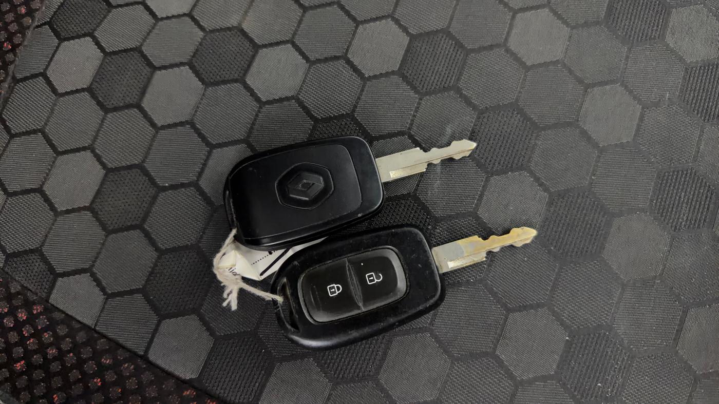 2019 Renault Kwid RXT 1.0 AMT (O), Petrol, Automatic, 19,555 km, Key Close Up