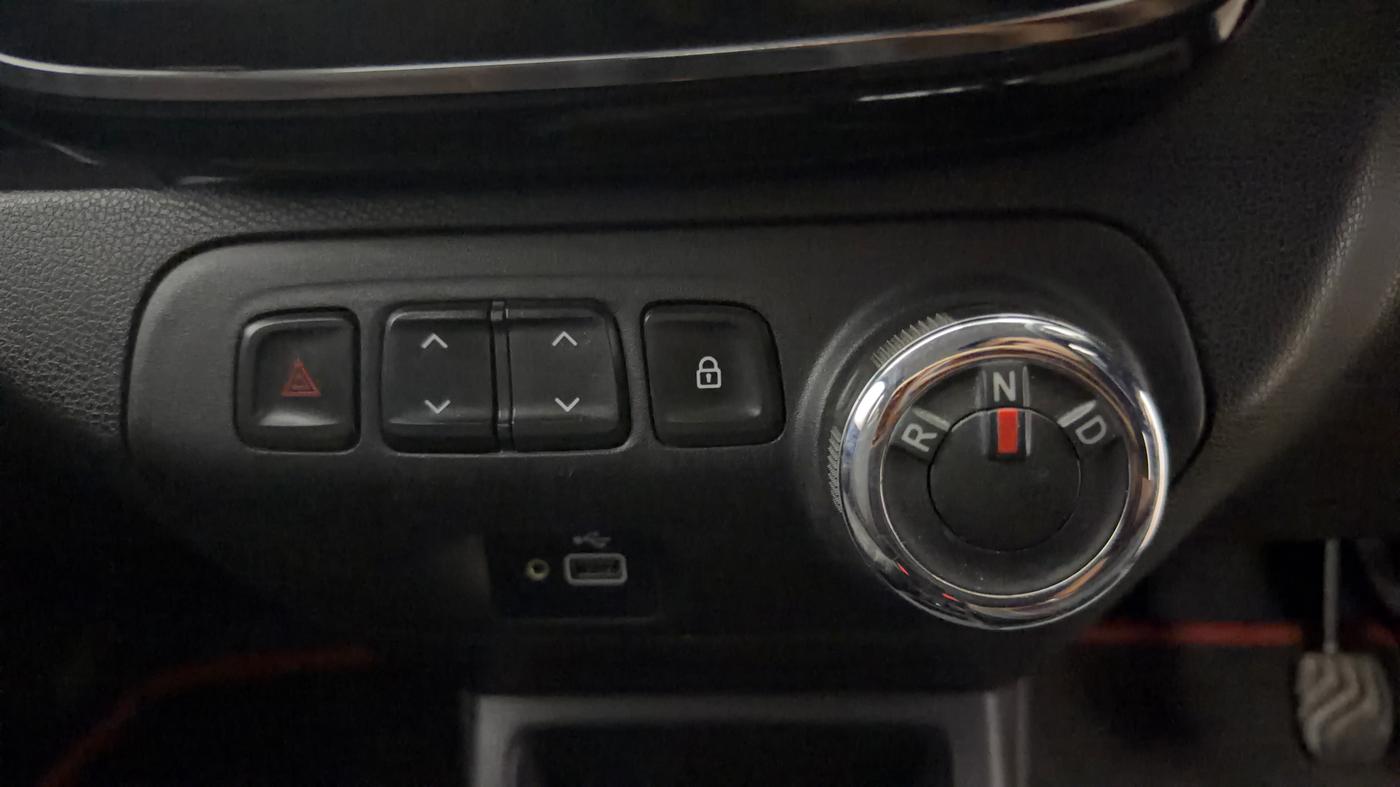 2019 Renault Kwid RXT 1.0 AMT (O), Petrol, Automatic, 19,555 km, Gear Lever