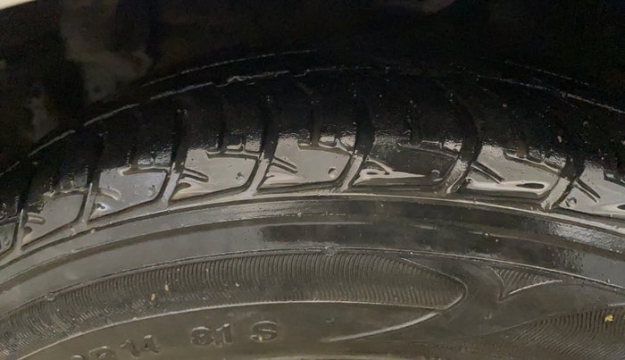 2016 Maruti Celerio VXI, Petrol, Manual, 85,797 km, Left Front Tyre Tread
