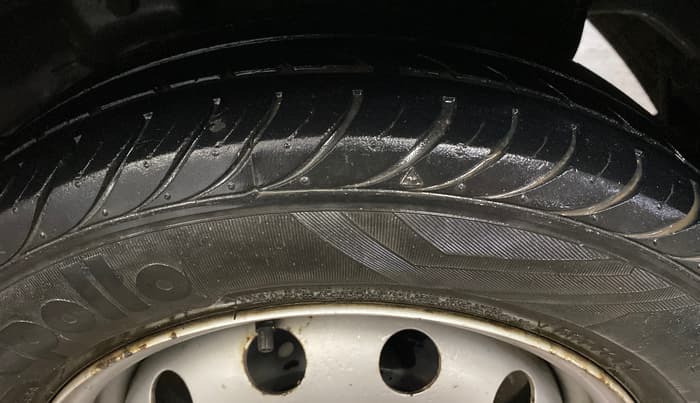 2017 Hyundai Eon ERA +, Petrol, Manual, 68,946 km, Left Rear Tyre Tread