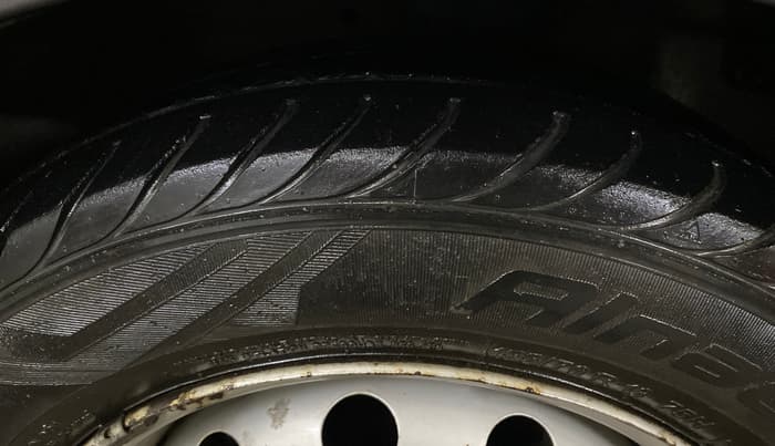 2017 Hyundai Eon ERA +, Petrol, Manual, 68,946 km, Right Front Tyre Tread