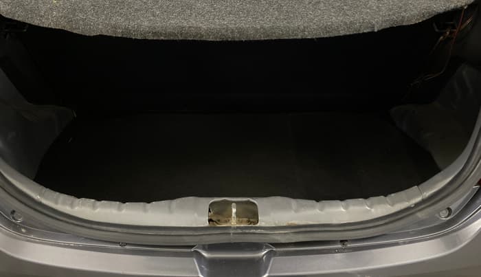 2017 Hyundai Eon ERA +, Petrol, Manual, 68,946 km, Boot Inside