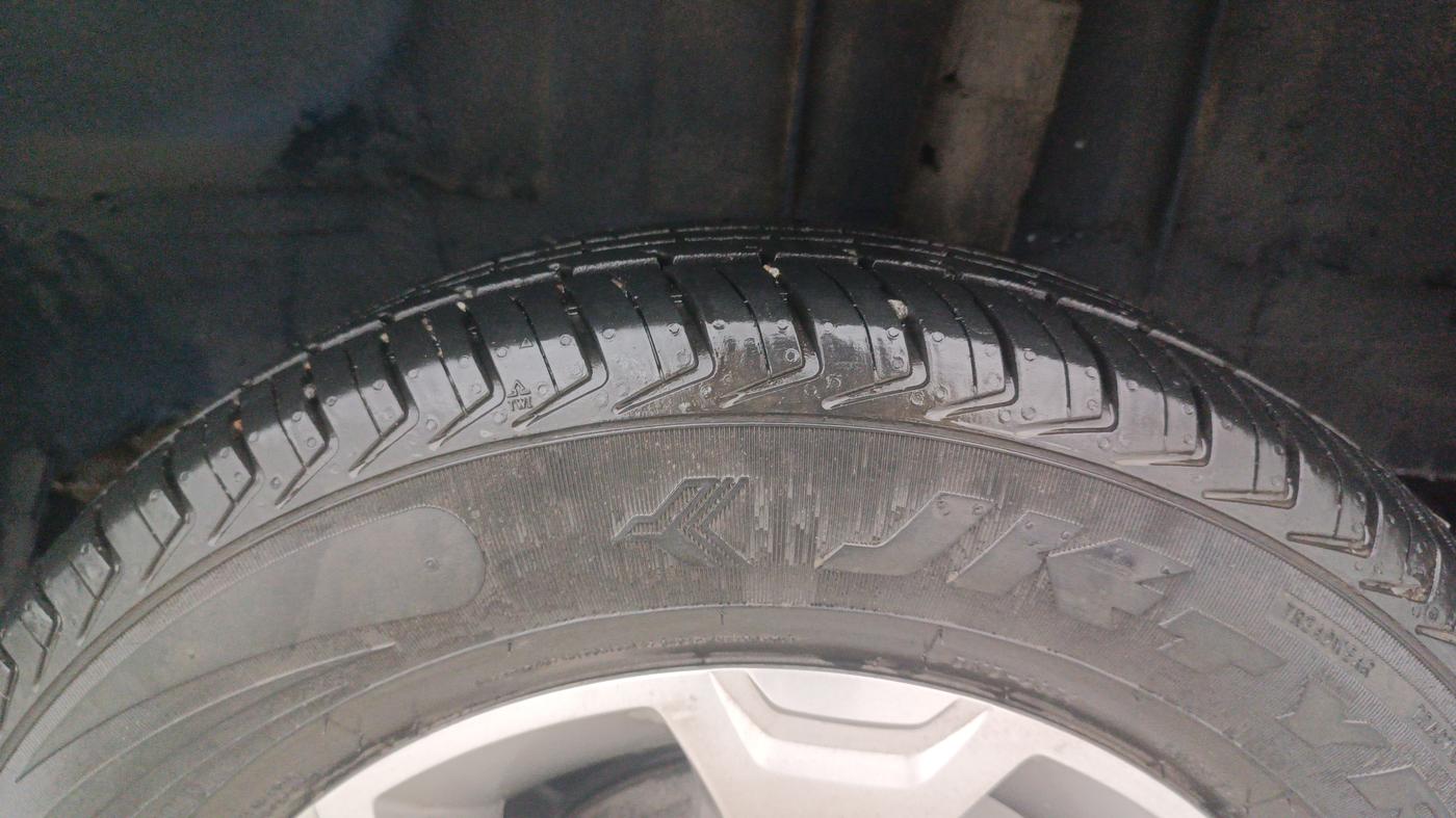 2019 Renault Kwid CLIMBER 1.0 AMT, Petrol, Automatic, 20,687 km, Left Rear Tyre Tread