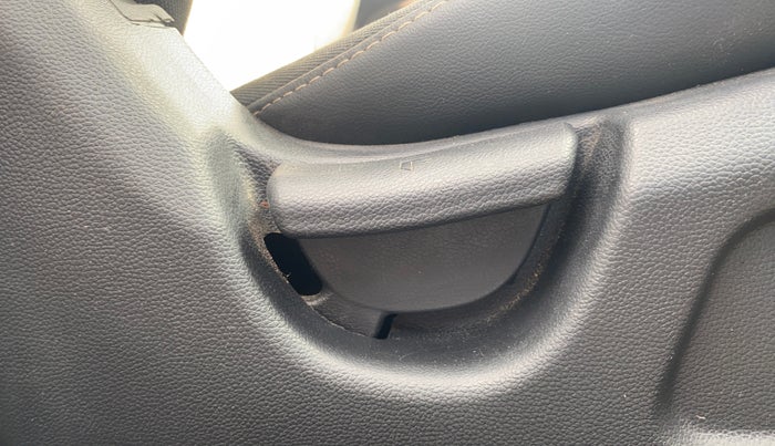 2016 Hyundai Elite i20 MAGNA 1.2, Petrol, Manual, 44,483 km, Driver Side Adjustment Panel