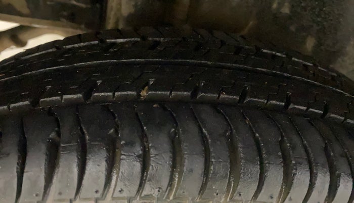 2015 Maruti Swift VXI, Petrol, Manual, 17,787 km, Right Rear Tyre Tread