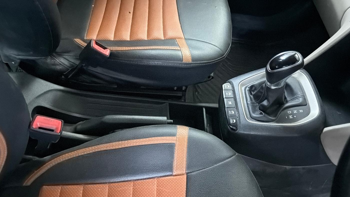 2019 Hyundai NEW SANTRO SPORTZ AMT, Petrol, Automatic, 67,101 km, Gear Lever