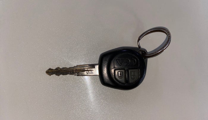 2023 Maruti BREZZA VXI S-CNG, CNG, Manual, 83,344 km, Key Close Up