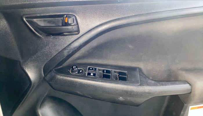 2023 Maruti BREZZA VXI S-CNG, CNG, Manual, 83,344 km, Driver Side Door Panels Control