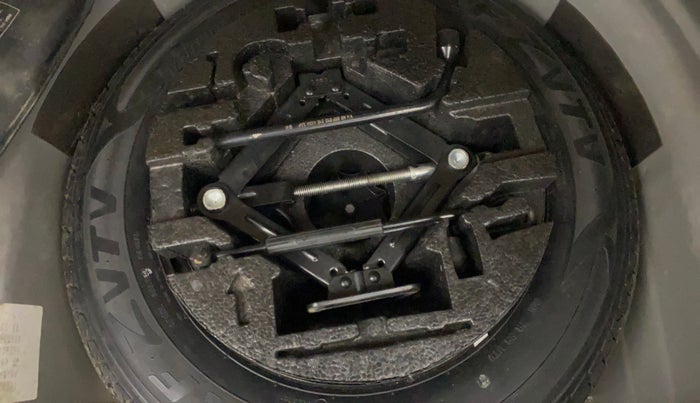 2016 Volkswagen Ameo HIGHLINE1.2L, Petrol, Manual, 67,291 km, Spare Tyre