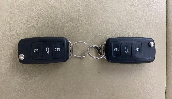 2016 Volkswagen Ameo HIGHLINE1.2L, Petrol, Manual, 67,291 km, Key Close Up