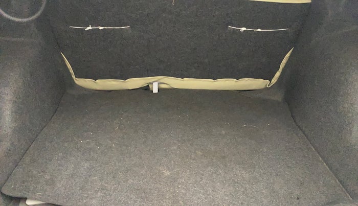 2016 Volkswagen Ameo HIGHLINE1.2L, Petrol, Manual, 67,291 km, Boot Inside